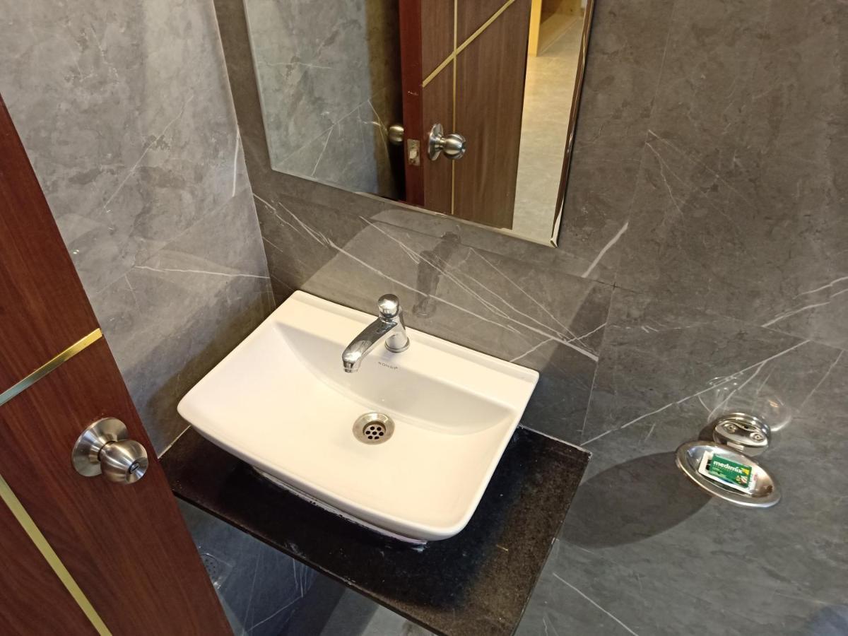 Hotel Suvarnam Residency Ahmednagar Eksteriør bilde