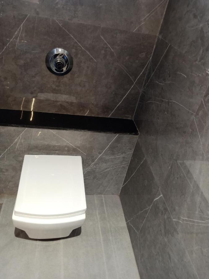 Hotel Suvarnam Residency Ahmednagar Eksteriør bilde
